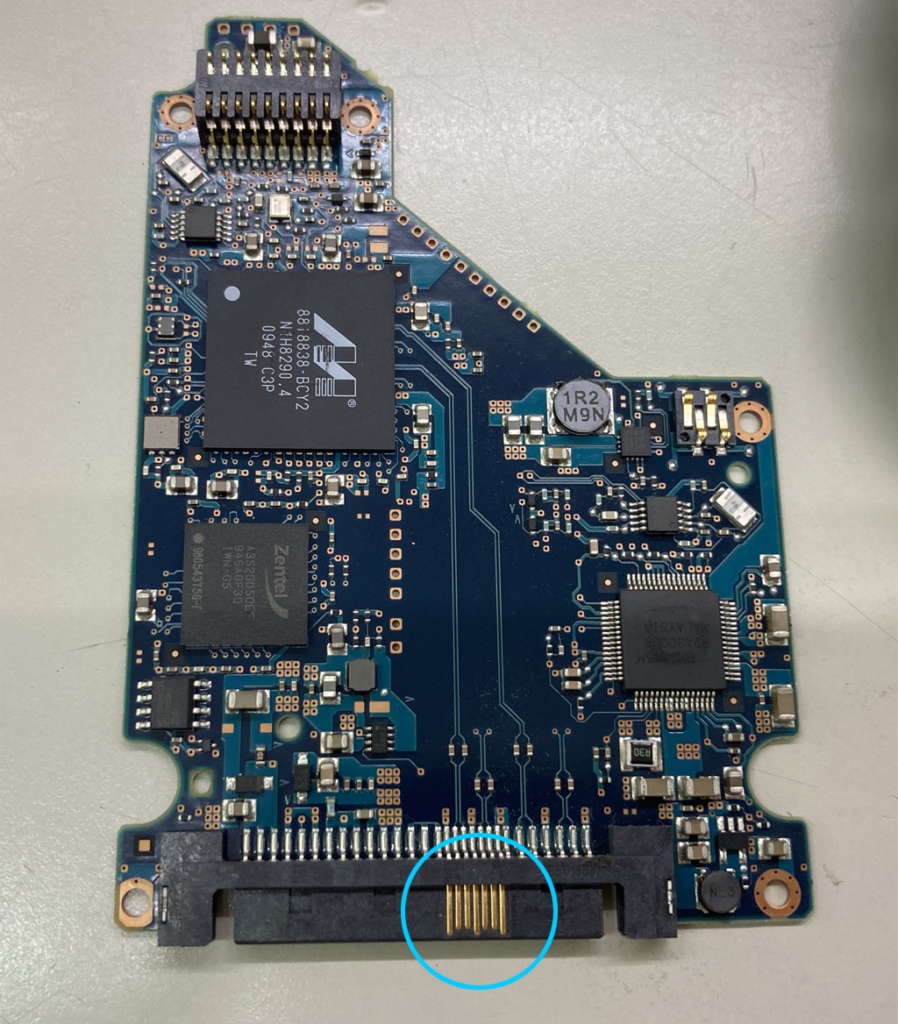 SAS と SATA。何が違うのか。（物理的編） | 一寸の虫にも五分の魂